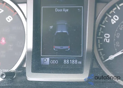 2017 Toyota Tacoma Sr5 V6 z USA, uszkodzony, nr VIN 3TMAZ5CN3HM051502